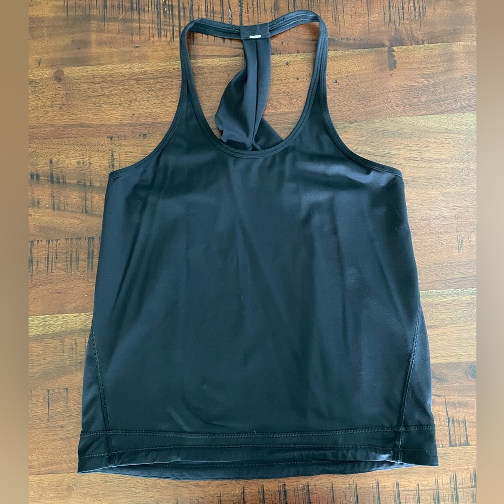 LULULEMON top